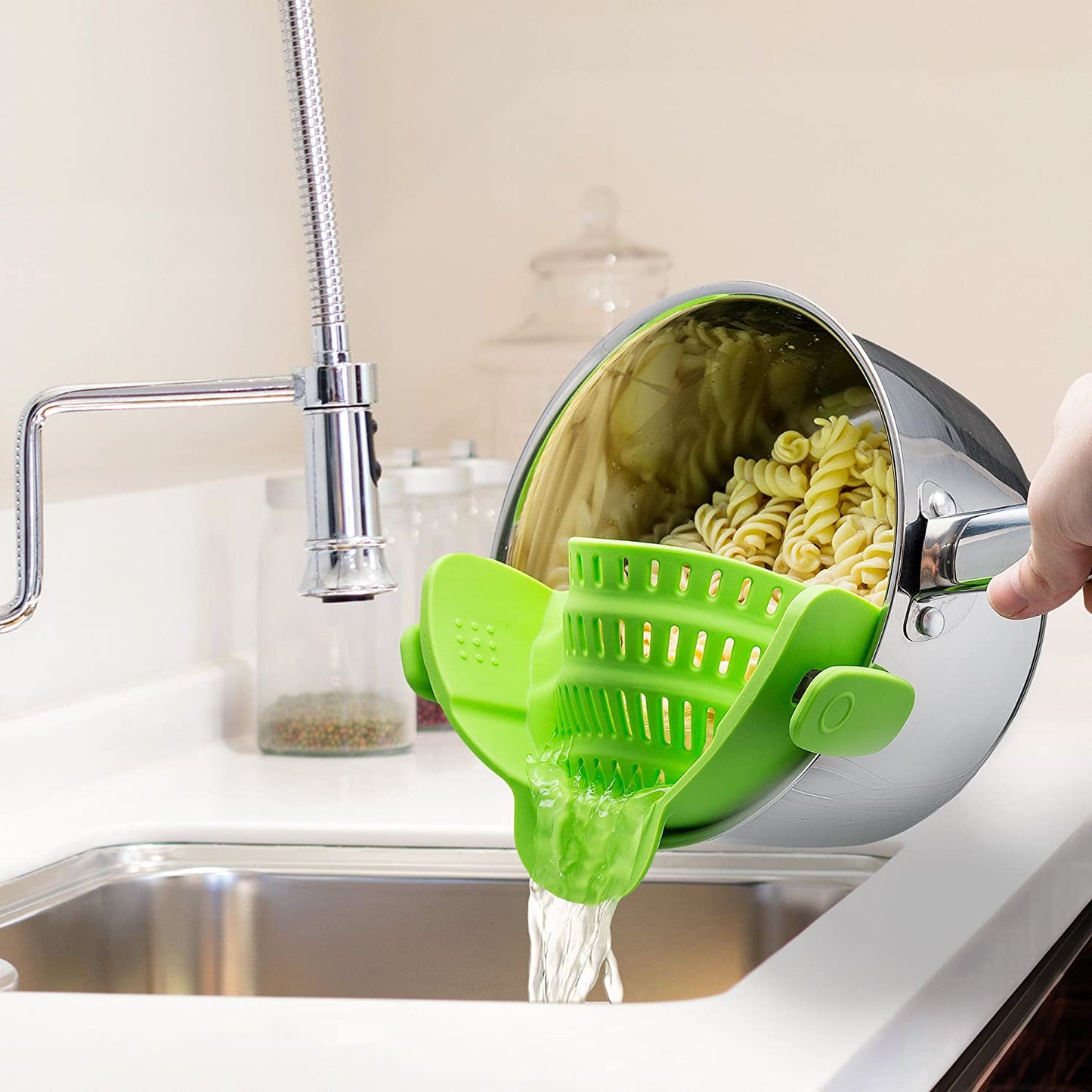 Kitchen Gizmo Snap 'N Strain Strainer, Clip On Silicone Colander, Fits All Pots and Bowls - Lime Green